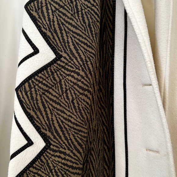 Coat - Picture 4 of 4